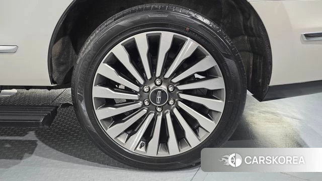 Lincoln Navigator 4th generation id 4409725 из Кореи 13