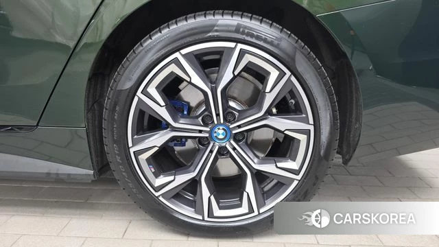 BMW i4 id 4758221 из Кореи 13