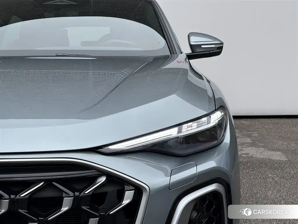 Audi Q5L id 4600398 из Китая 13