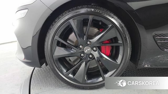 Genesis The New G70 id 4195000 из Кореи 13