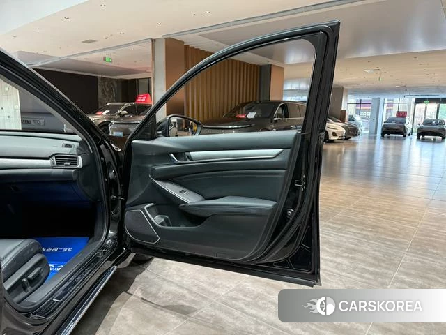 Honda Accord id 4353764 из Китая 13
