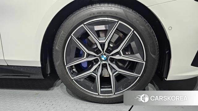BMW 5 Series (G60) id 4413954 из Кореи 13