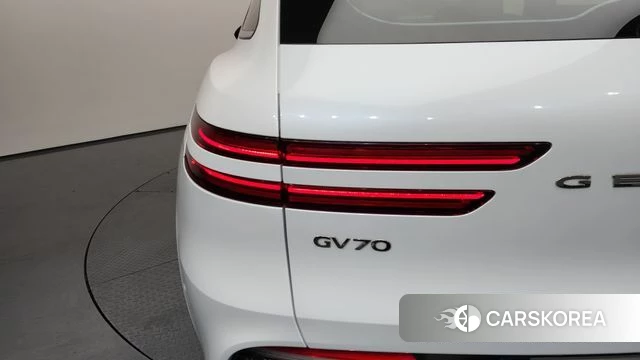 Genesis GV70 id 4243896 из Кореи 13