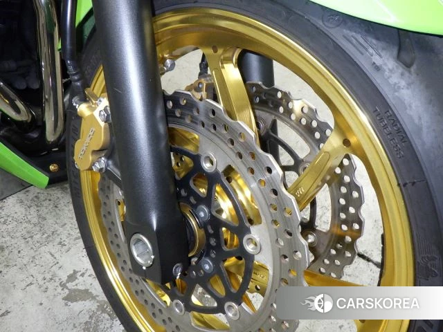 Kawasaki ZRX 1200 id 4192613 из Японии 13