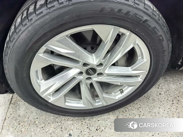 Audi Q7 id 4260786 из Китая 13