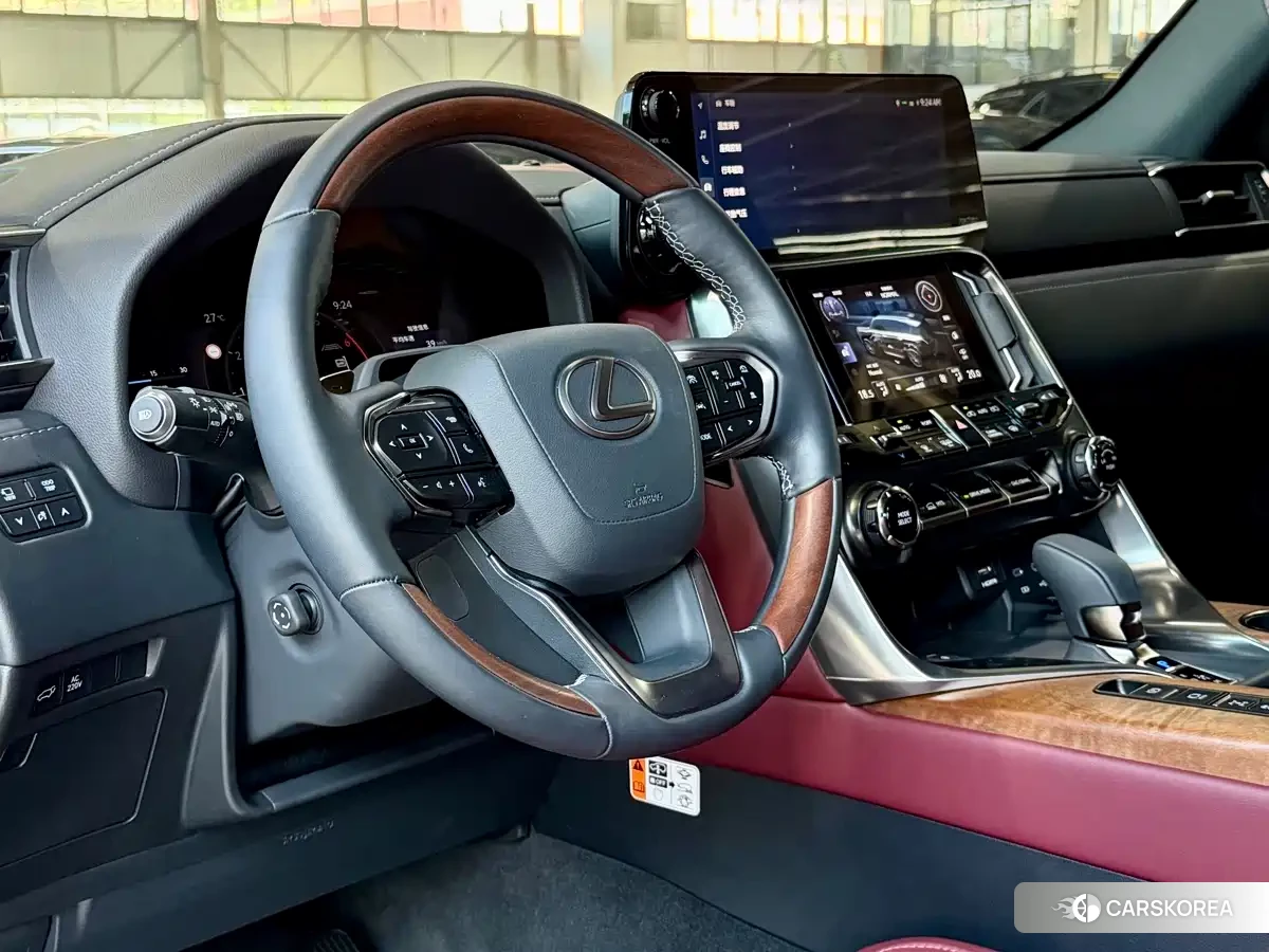 Lexus LX id 4685998 из Китая 13