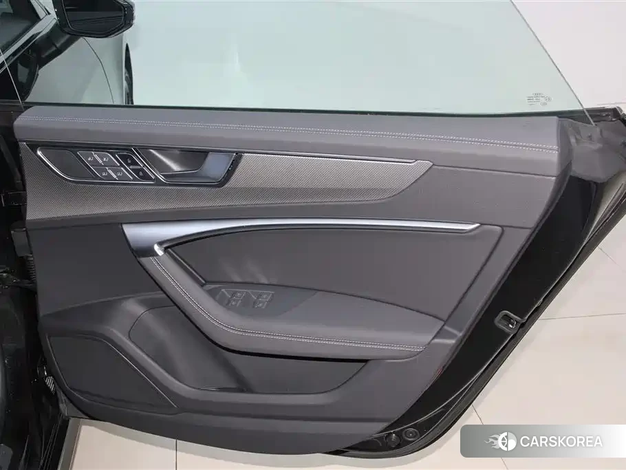 Audi A7L id 4649395 из Китая 13