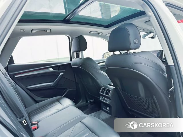 Audi Q5L id 4258624 из Китая 13