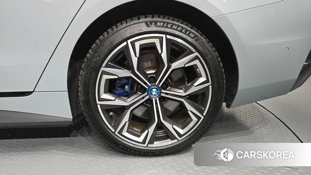 BMW i4 id 4469501 из Кореи 13
