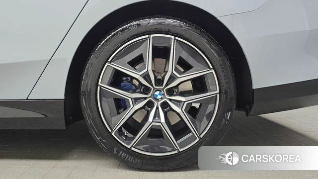 BMW 5 Series (G60) id 4474060 из Кореи 13