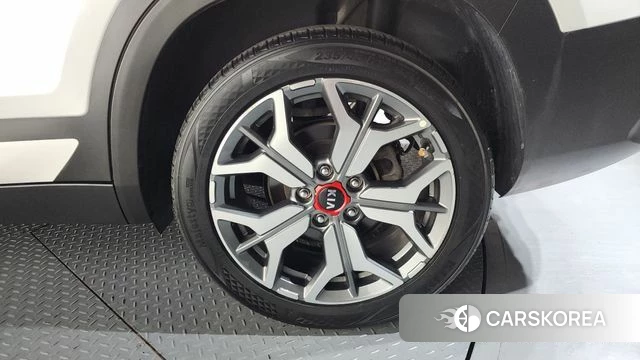Kia Seltos id 4268512 из Кореи 13