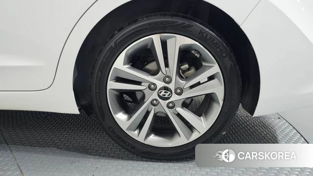Hyundai Avante AD id 4557949 из Кореи 13