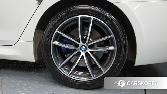 BMW 5 Series (G30) id 4324559 из Кореи 13