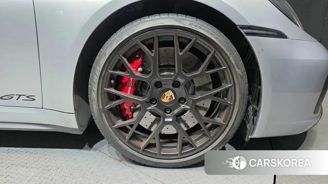 Porsche 911(992) id 4880342 из Кореи 13