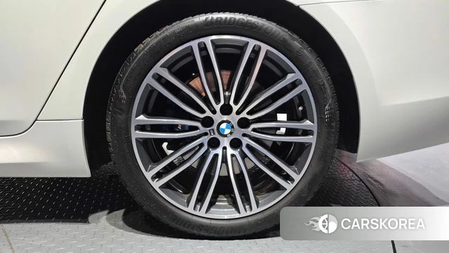 BMW 5 Series (G30) id 4520108 из Кореи 13