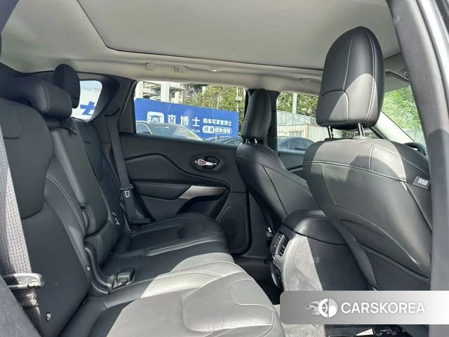 Jeep Free light id 4213472 из Китая 13