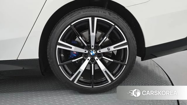BMW 5 Series (G60) id 4644926 из Кореи 13