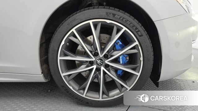 Maserati Ghibli id 4707408 из Кореи 13