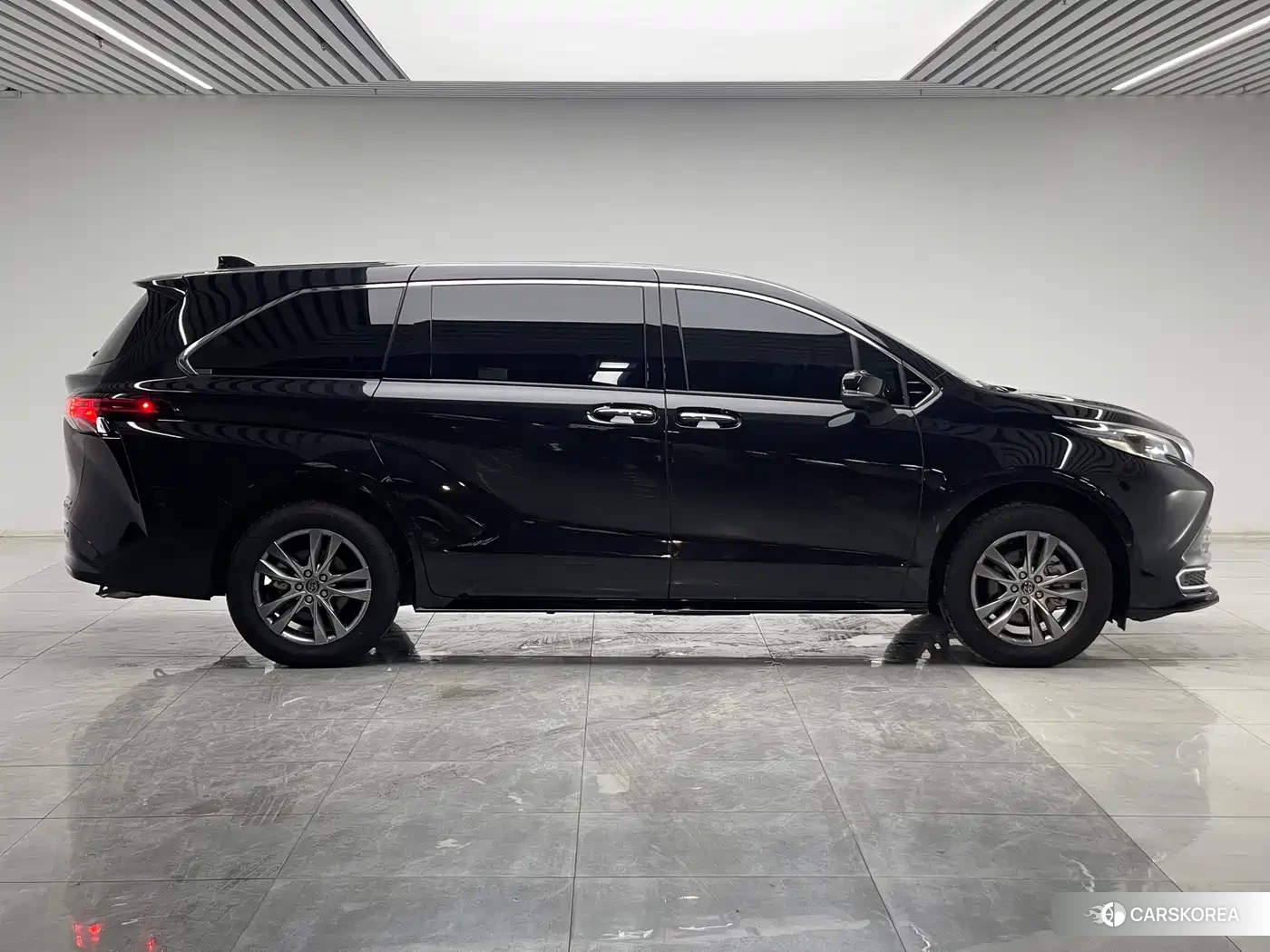 Toyota Sienna id 4653909 из Китая 13