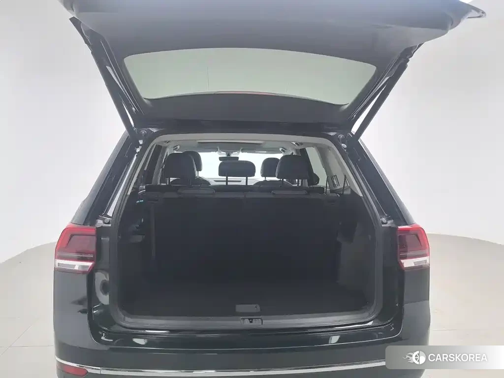 Volkswagen Touareg id 4599566 из Китая 13