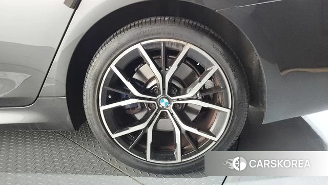 BMW 5 Series (G30) id 4383772 из Кореи 13