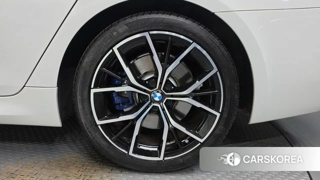 BMW 5 Series (G30) id 4899250 из Кореи 13