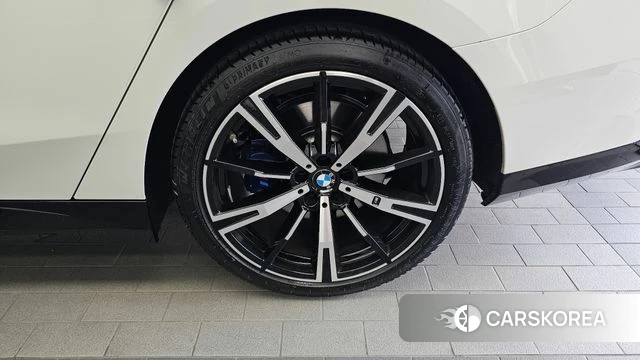 BMW 5 Series (G60) id 4421792 из Кореи 13