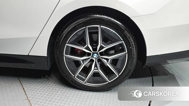 BMW 5 Series (G60) id 4669637 из Кореи 13