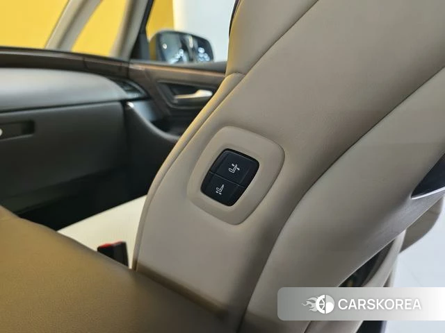Toyota Elfa id 4261188 из Китая 13