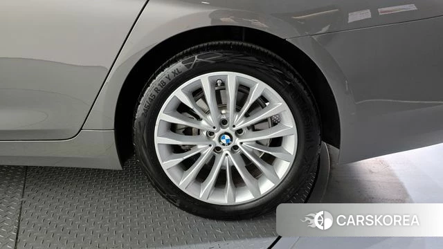 BMW 5 Series (G30) id 4231259 из Кореи 13