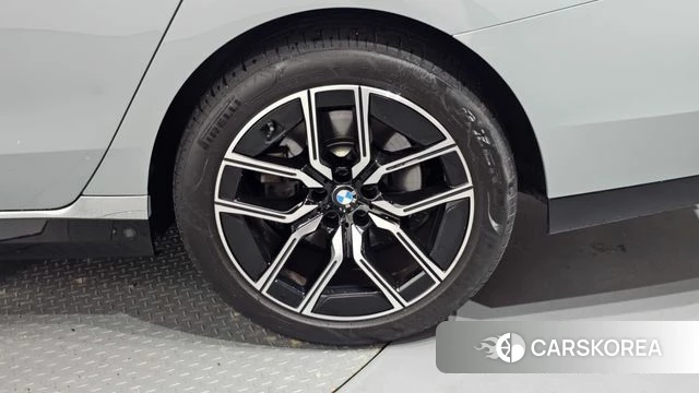 BMW 7 Series (G70) id 4560803 из Кореи 13