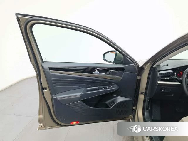 Volkswagen Passat id 4261160 из Китая 13