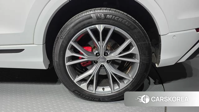 Audi Q8 (4M) id 4225022 из Кореи 13