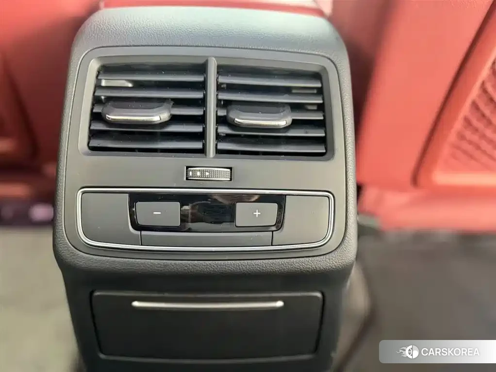 Audi A4L id 4601799 из Китая 13