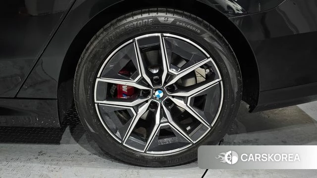 BMW 5 Series (G60) id 4629880 из Кореи 13