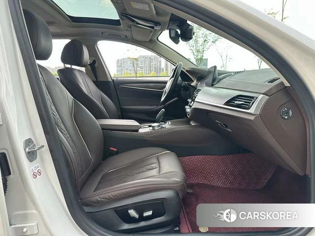 BMW 5 series PHEV id 4212646 из Китая 13