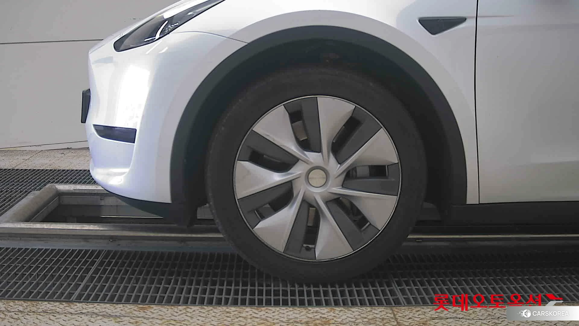 Tesla Model Y RWD id 4909362 из Кореи 13