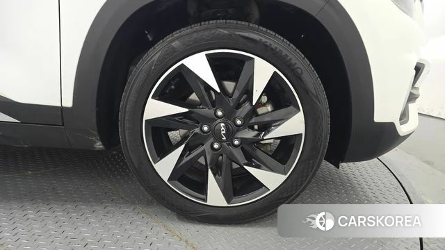 Kia Seltos id 4330282 из Кореи 13