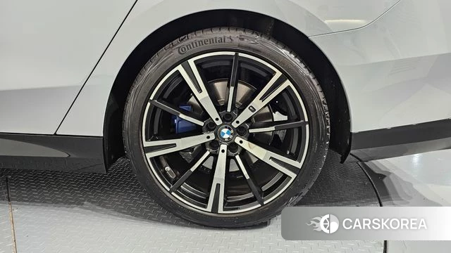 BMW 5 Series (G60) id 4719545 из Кореи 13
