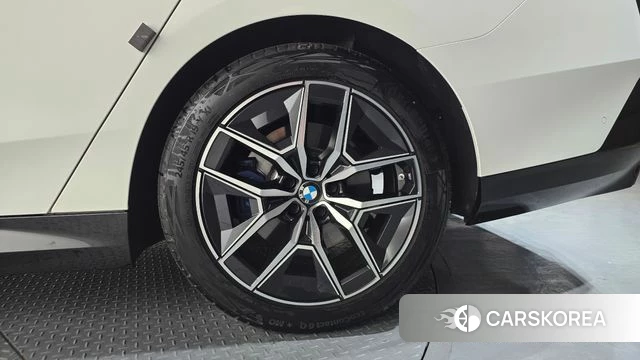 BMW 5 Series (G60) id 4549221 из Кореи 13