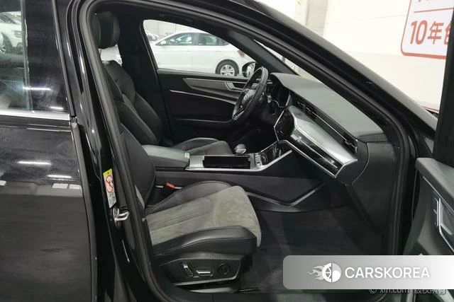 Audi A6L id 4275950 из Китая 13