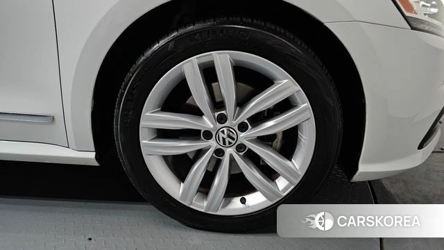 Volkswagen The New Passat id 4203728 из Кореи 13