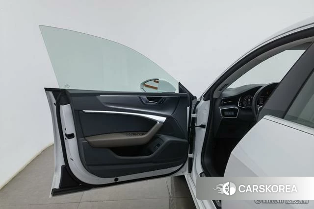 Audi A7L id 4275678 из Китая 13