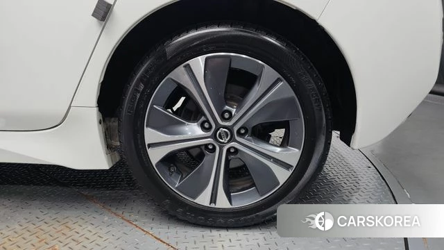 Nissan Leaf (ZE1) id 4836882 из Кореи 12
