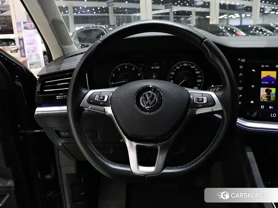 Volkswagen Touareg id 4607151 из Китая 13