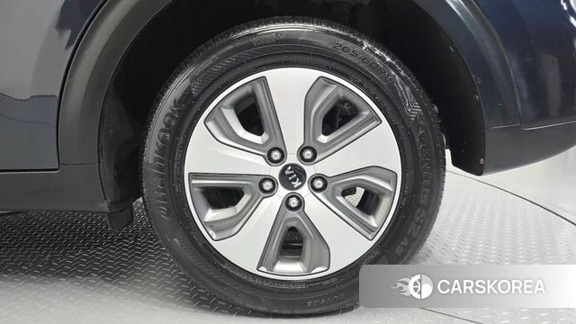 Kia Niro id 4900753 из Кореи 13