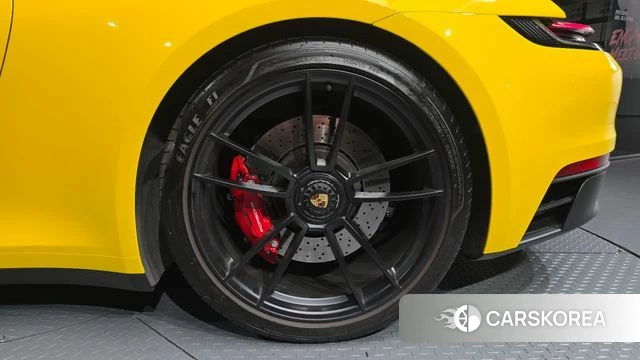 Porsche 911(992) id 4584808 из Кореи 13