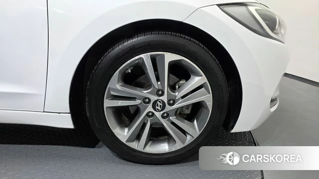 Hyundai Avante AD id 4530964 из Кореи 13