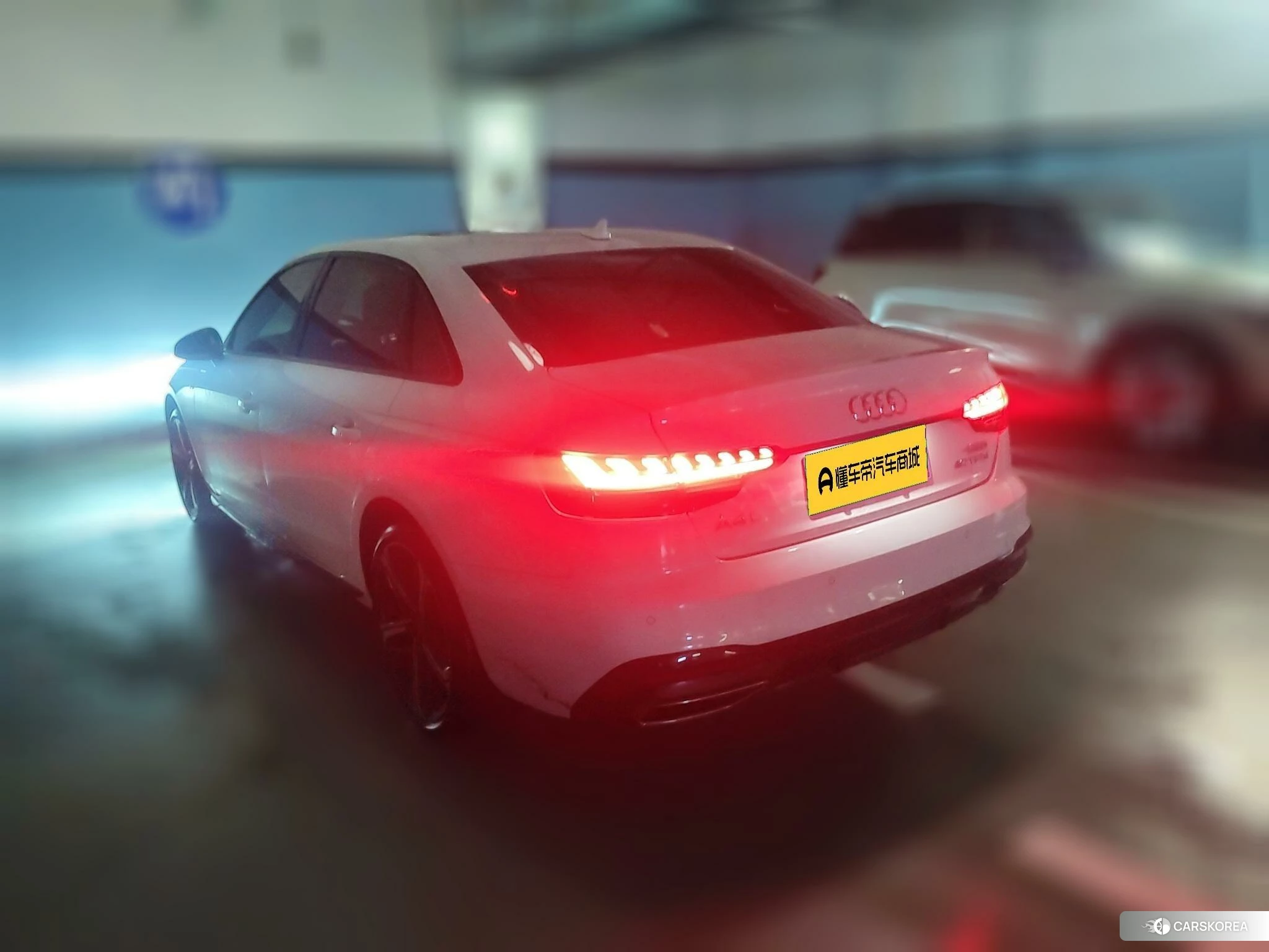 Audi A4L id 4486405 из Китая 13