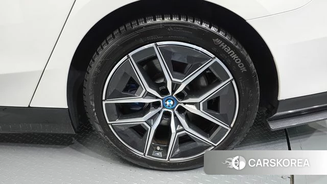 BMW i5 (G60) id 4870860 из Кореи 13